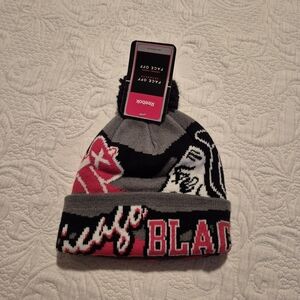 Reebok boys size 8-20 Chicago Blackhawks red, black, gray white beanie NEW